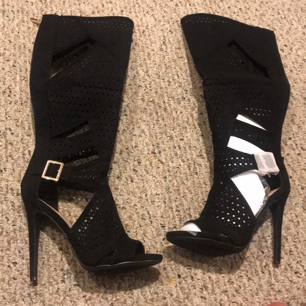 Shoe dazzle knee high heels size 8 black